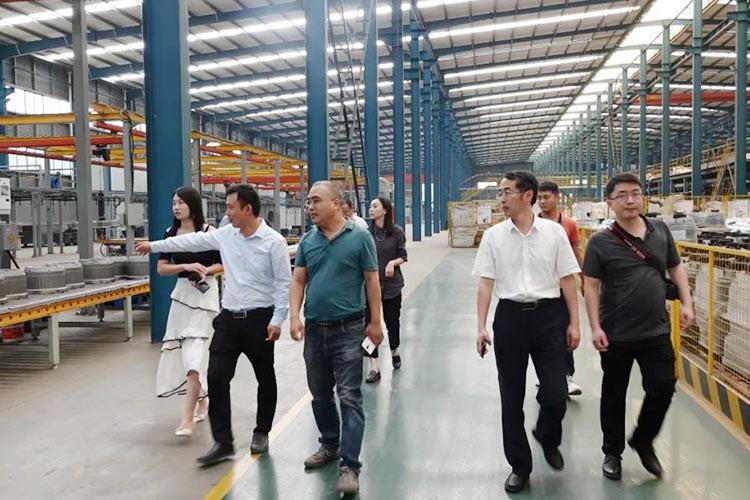 秋高氣爽，和風呈祥，熱烈歡迎大眾日報調研組到正陽集團參觀調研